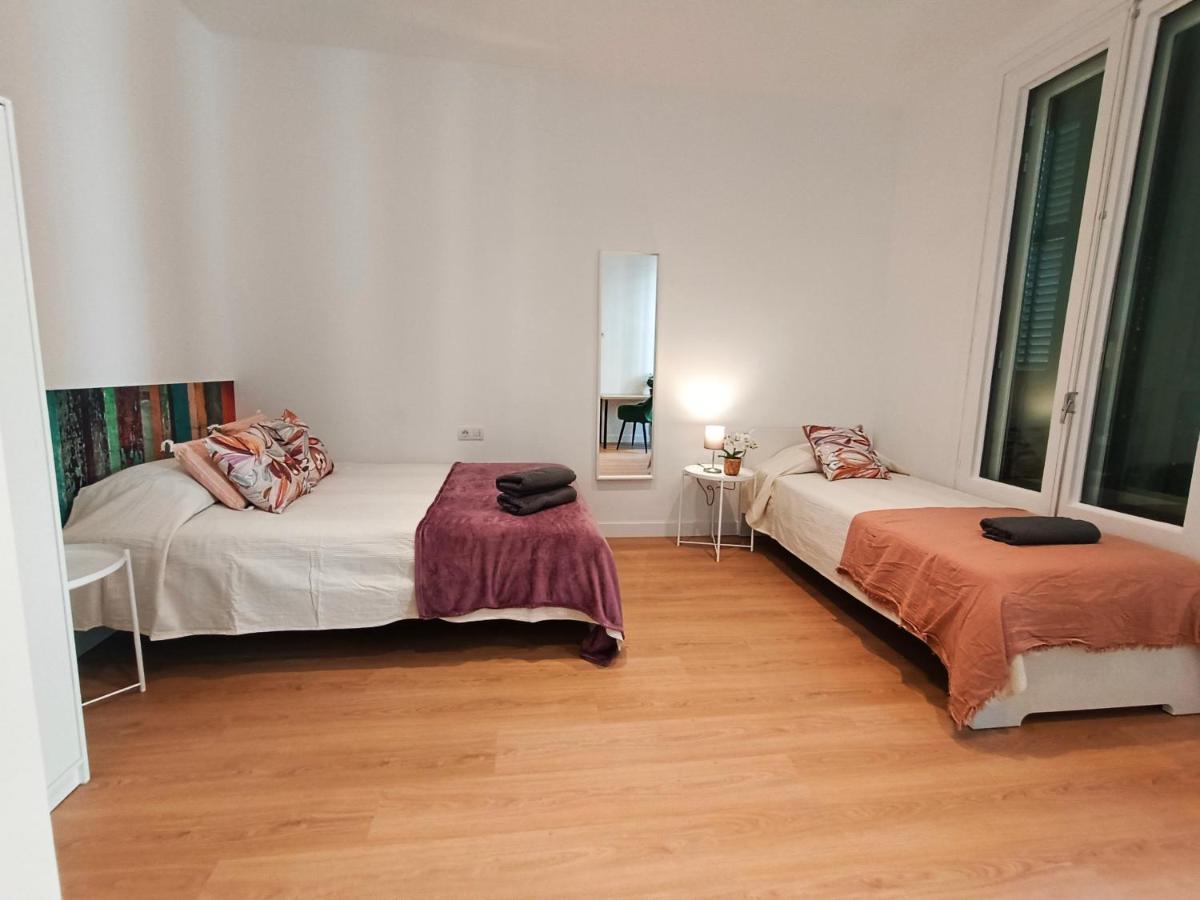 By Universitat Rooms Barcelona Exterior foto