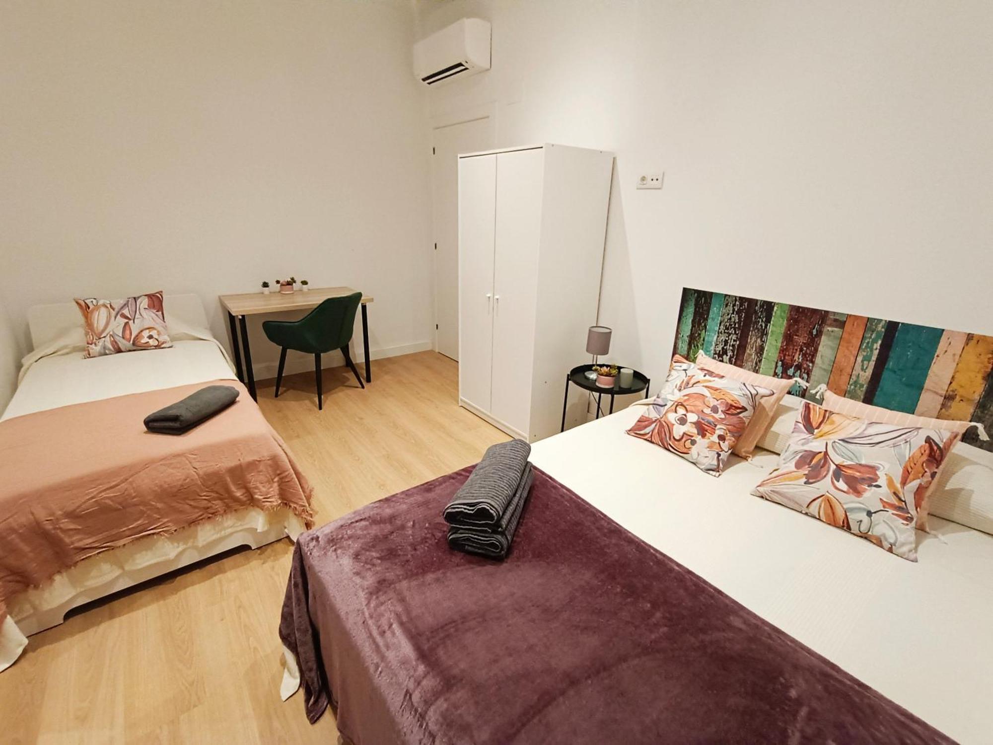 By Universitat Rooms Barcelona Exterior foto